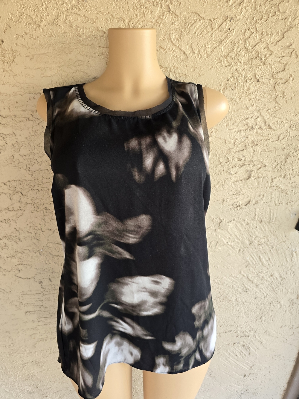 Simply Verra Black Floral Sleeveless Women’s Top